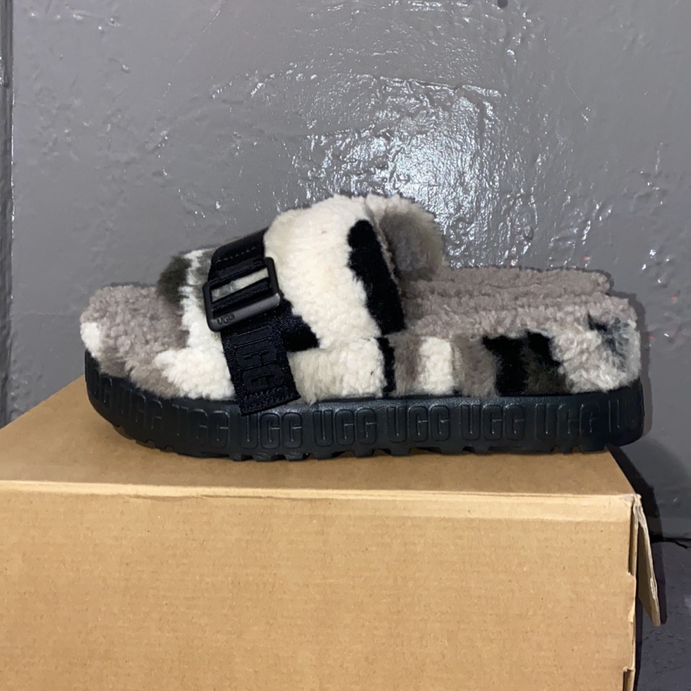 Ugg Color Block Platform Size 10 - image 4